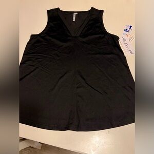 Lulu-B UPF 50+ Cooling Fabric Sleeveless V-Neck Top Black Size Small NWT new tag